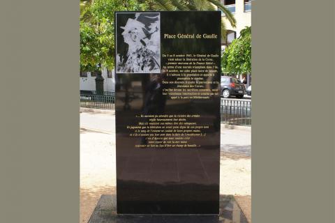 Stèle place de Gaulle Ajaccio